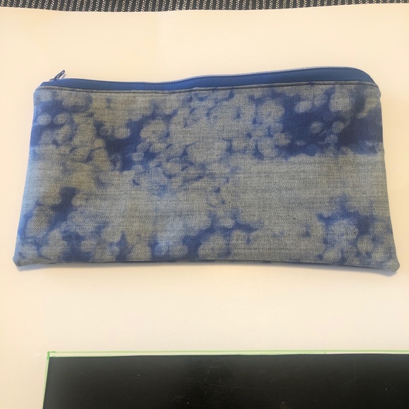 HOMEMADE and SEWN Blue and White Zipper Purse Pouch/ cosmetic bag/ pencil case - Picture 7 of 7